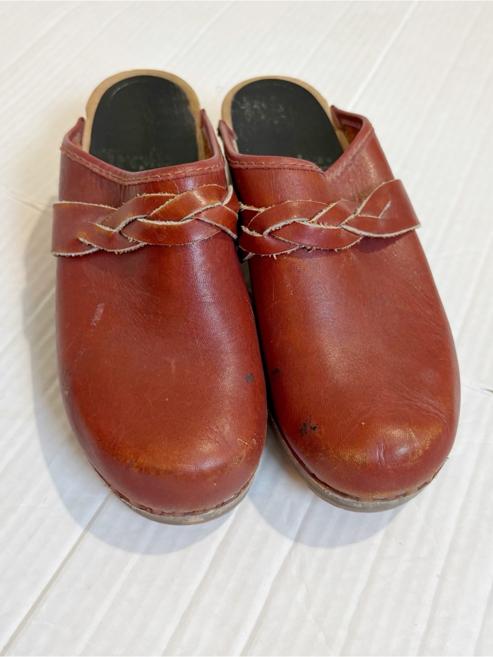 Vintage 1970s Holie Troll Red Leather Clogs Braided Size 6 Made in Sweden Wooden - Picture 6 of 16